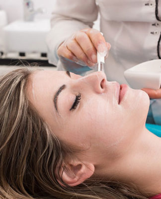 Peelingi chemiczne w aspekcie anty-aging