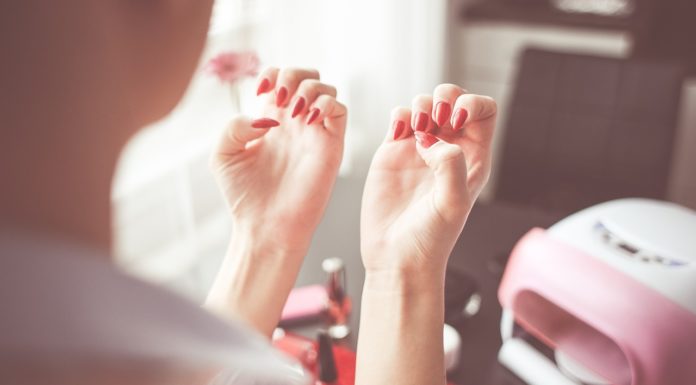 O czym należy pamiętać przy manicure hybrydowym?