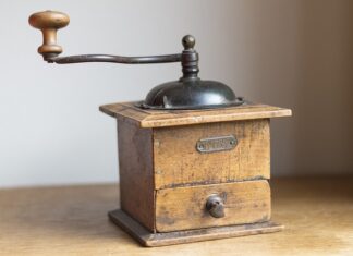 Czy zimne powietrze z suszarki niszczy włosy? Czy zimne powietrze z suszarki niszczy włosy?
