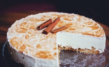 Co zrobić żeby sernik nie opadł po upieczeniu?