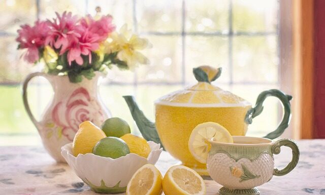 Po co dodaje się sok z cytryny do bezy?