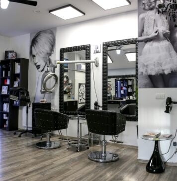 Metamorfoza włosów bez przypadkowych decyzji – jak pomaga dobry salon fryzjerski? Metamorfoza włosów bez przypadkowych decyzji – jak pomaga dobry salon fryzjerski